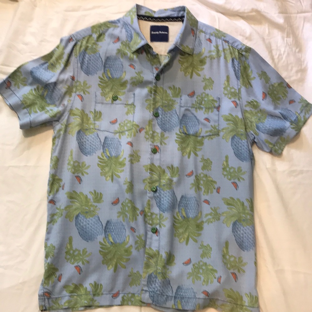 Short sleeve button down